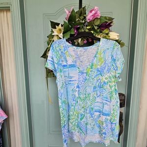 Lilly Pulitzer Blue and Green Graphic Short Sleeve Tee